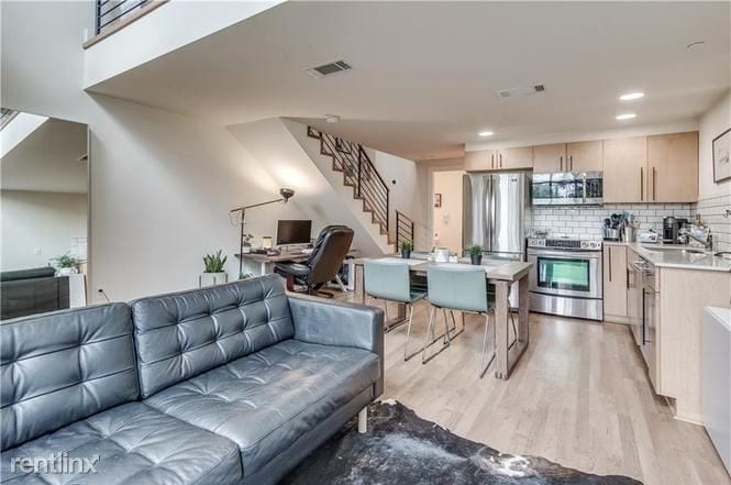 1 br, 1 bath - 301 NE 4th St Apt 1 - 1 br, 1 bath  - 301 NE 4th St Apt 1