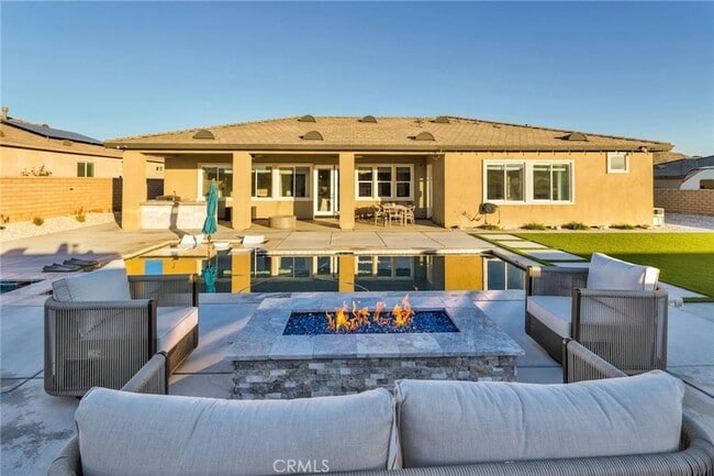 Foto del edificio - 17066 Takipi Rd