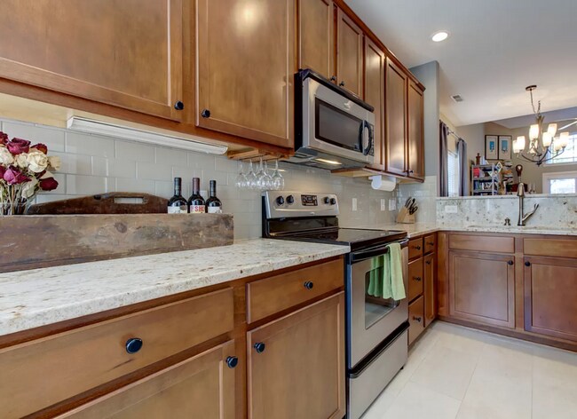 Foto del edificio - Charming 3BD, 2.5BA Raleigh Townhome with ...
