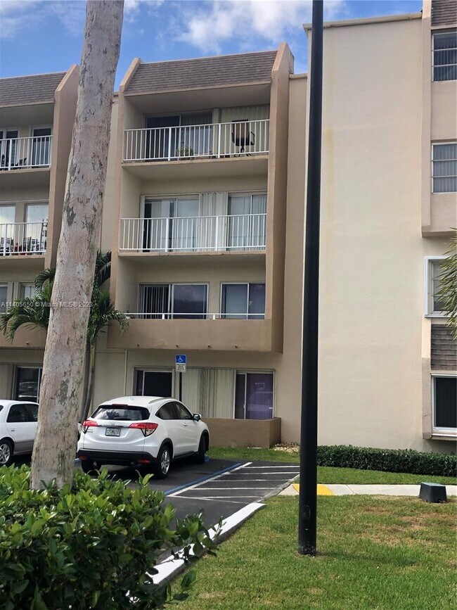 Building Photo - 7755 SW 86th St
