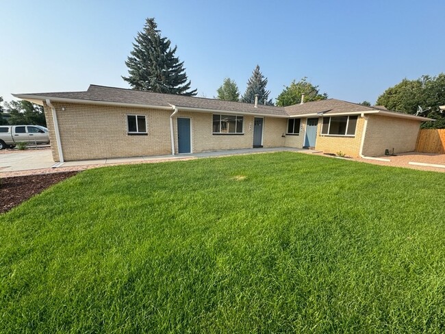 Foto del edificio - Newly Renovated 2BD 1BA Duplex with Garage