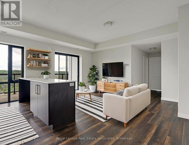 Photo du bâtiment - 15 Queen St S