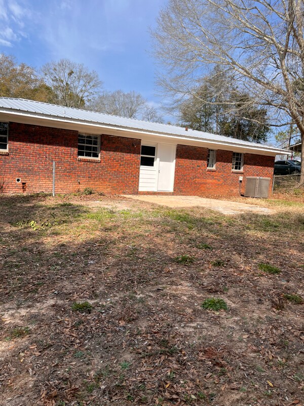 Building Photo - 161 Wooded Ln