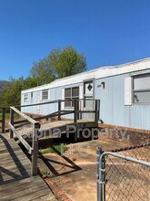 Building Photo - 2004 Old Pendleton Rd