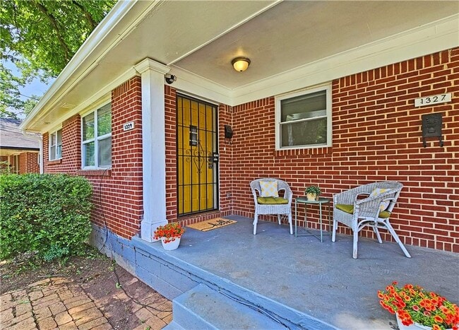 Foto del edificio - 1329 Clermont Ave