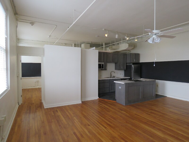 Primary Photo - 1401 Scott St