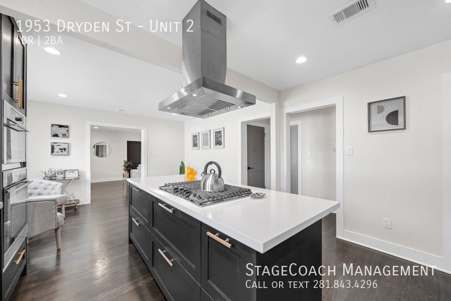 Primary Photo - Stunning 4 Bed 2 Bath Walking Distance to ...