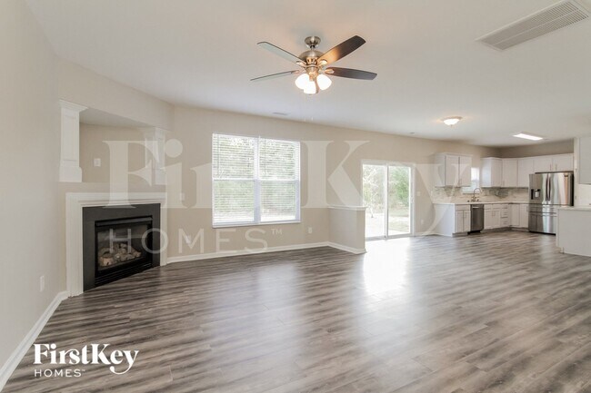 Building Photo - 13704 Stringfellow Ln