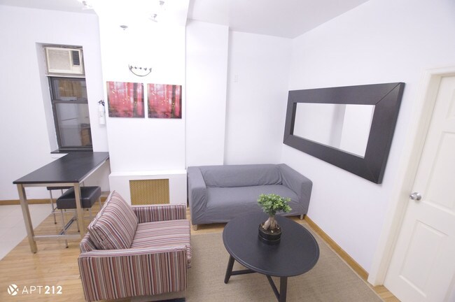 Building Photo - 47 Mott St