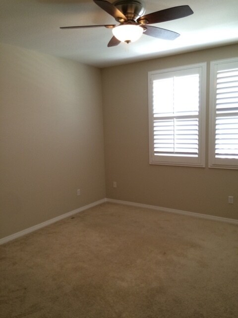 Building Photo - Valencia - Gorgeous 3 + 2.5 West Hills Condo