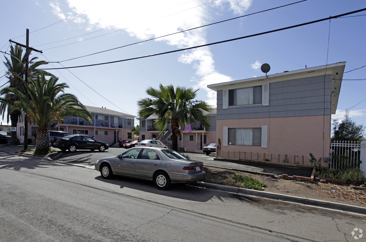 Foto del edificio - Meade Avenue Apartments