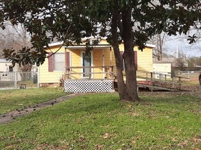 Building Photo - 4808 Sherman Dr