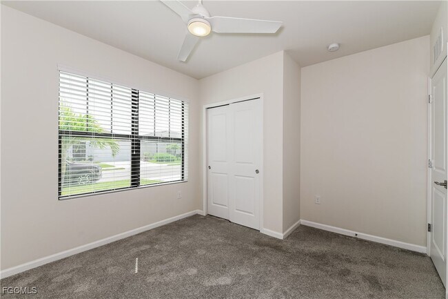 Building Photo - 10820 Firebush Cir