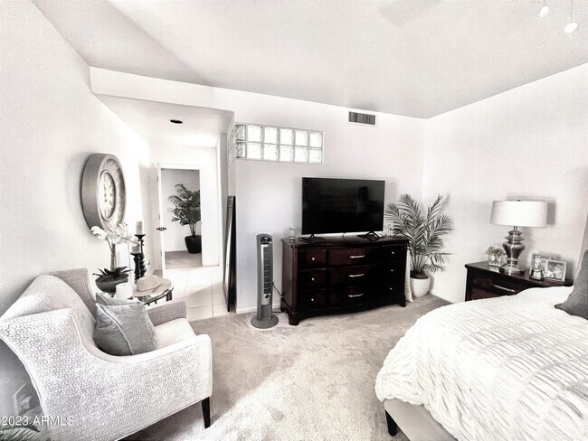 Building Photo - 4724 E Melanie Dr