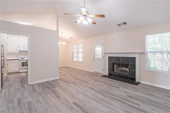 Building Photo - 1190 Mercury Dr SE