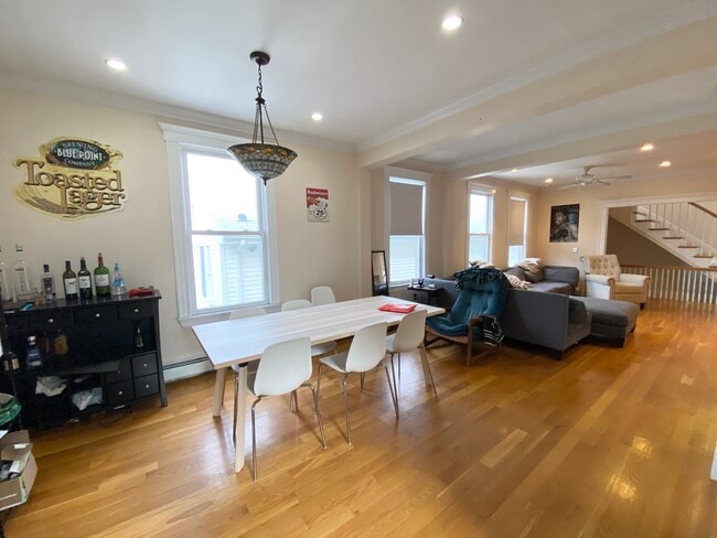 Building Photo - 27 Spring Garden St