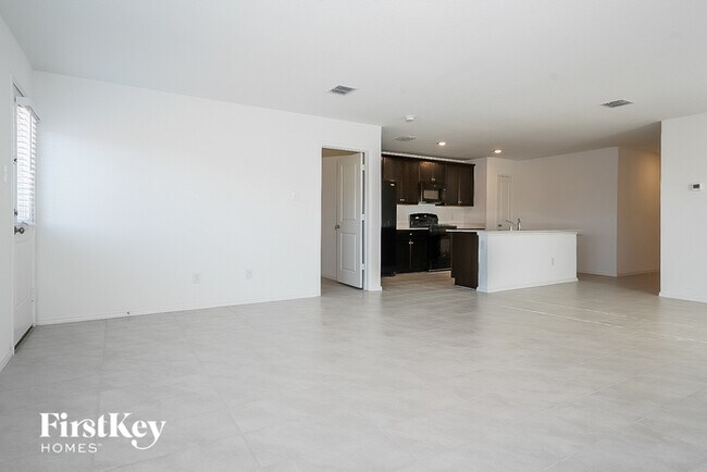 Building Photo - 1169 Crestview Dr