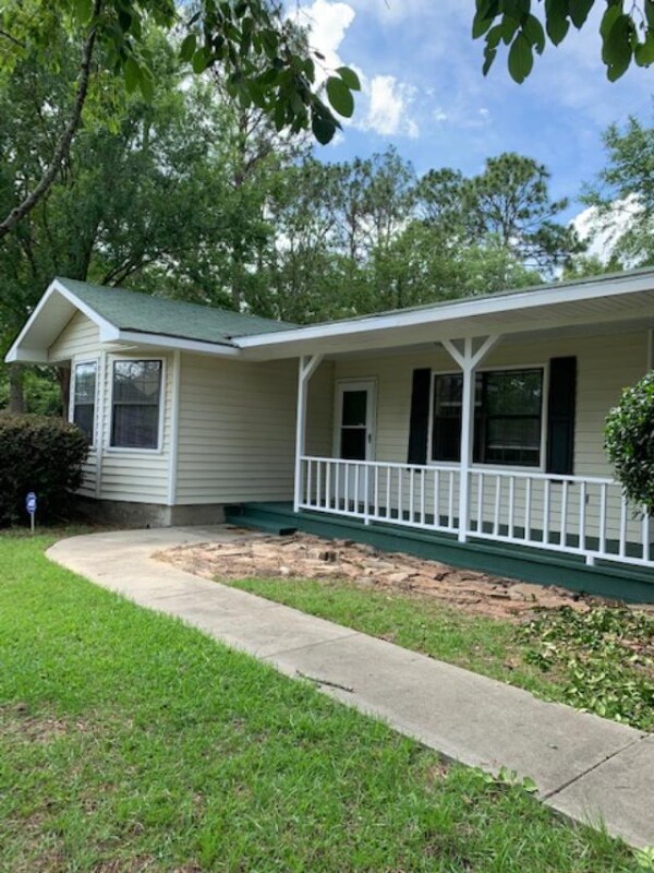 205 Lakeview Dr, Glennville, GA 30427 House Rental in Glennville, GA