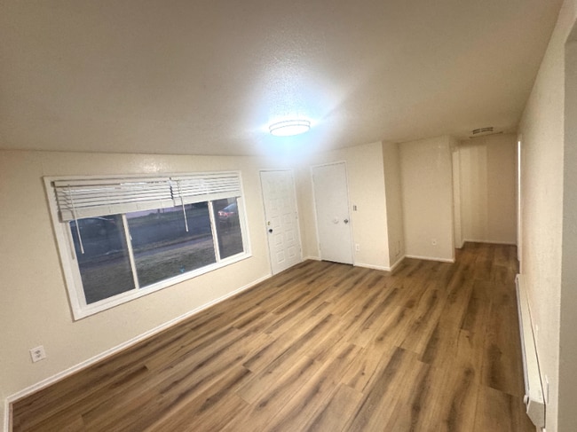 Building Photo - 1119 S Alderwood Dr