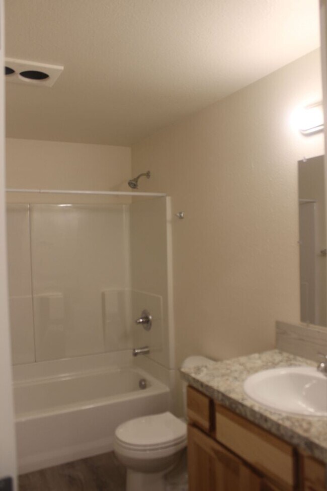 Foto del edificio - 2632 NE Hampton Ct