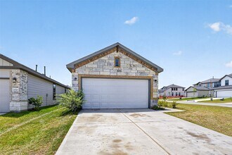 Building Photo - 25331 Yellowbells Pl