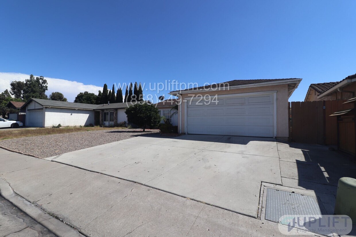 Foto del edificio - 4 Bedroom 2 Bath Home in the Heart of Mira...