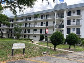 Building Photo - 3360 Spanish Moss Terrace