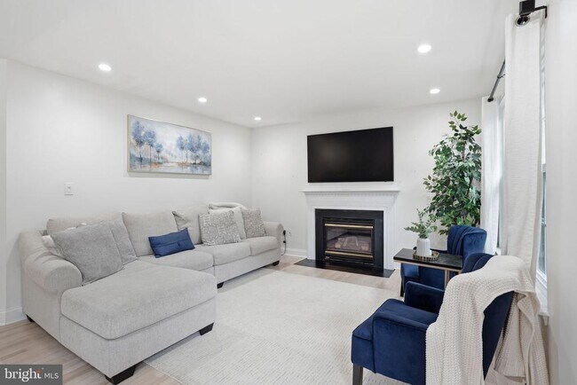 Foto del edificio - 5710 Ridgedale Dr