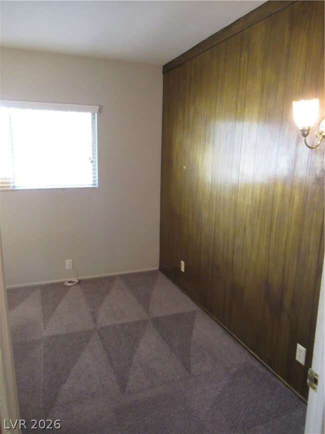 Building Photo - 107 E Pacific Ave