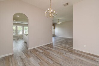 Building Photo - 14214 Silver Glade Ln