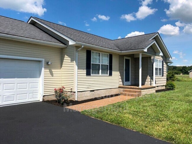 Building Photo - 275 Oxmoor Dr