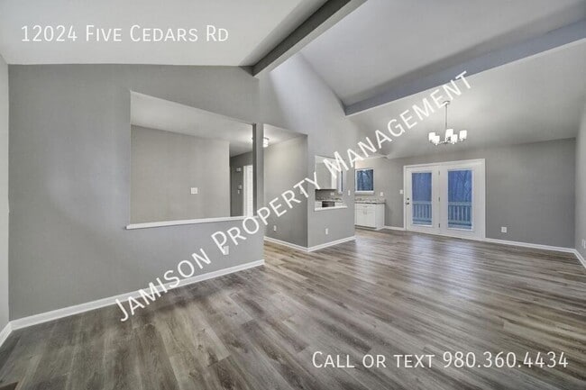 Building Photo - 12024 5 Cedars Rd