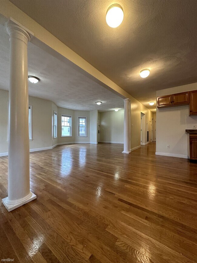 Foto del edificio - 3 br, 1 bath Duplex - 90 Norwell St Beauti...