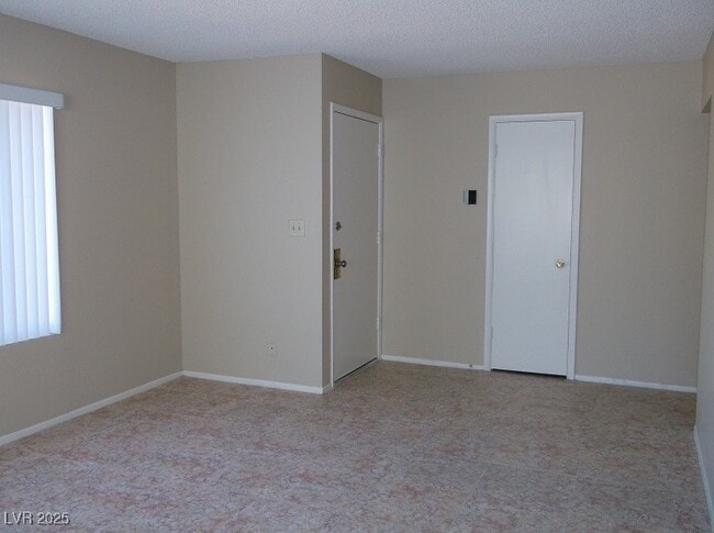 Foto del edificio - 7245 Great Oak Ave