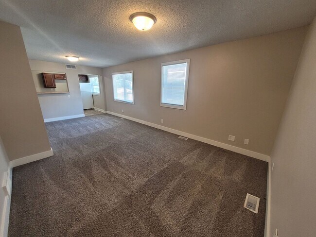 Foto del edificio - 2 Bedroom, 2 Bathroom Home with large garage!