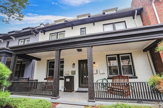 Foto del edificio - 1712 West Virginia Ave NE