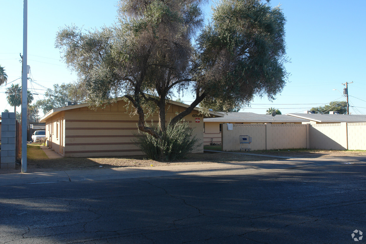 Building Photo - Glenwood Plaza