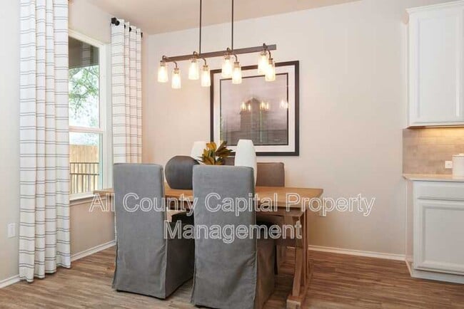 Building Photo - 217 Boxwood Ln