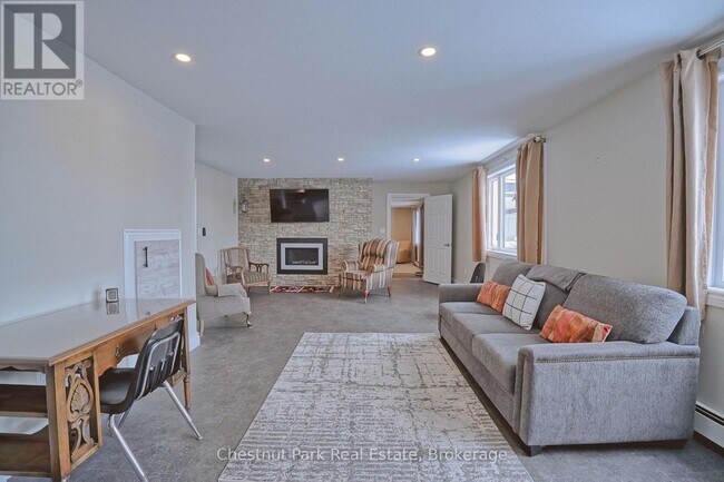 Photo du bâtiment - 502435 Grey Rd 1