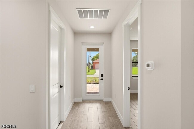 Foto del edificio - 3750 NE 13th Ave