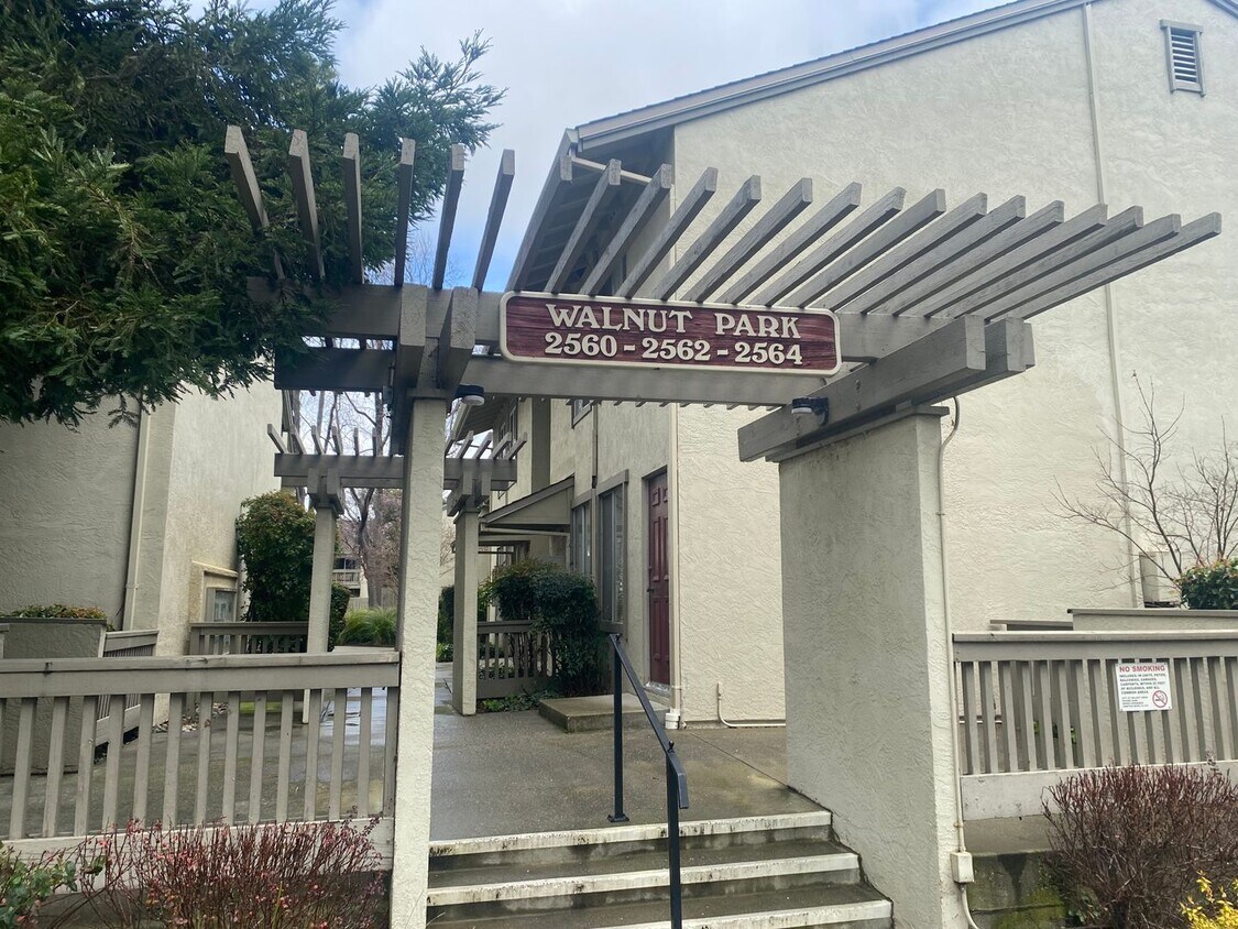 Primary Photo - A sparkling upstairs single-level condo at...