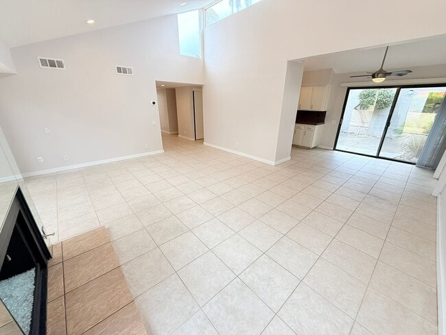 Foto del edificio - Beautifully Remodeled Condo in Saddlerock Estates