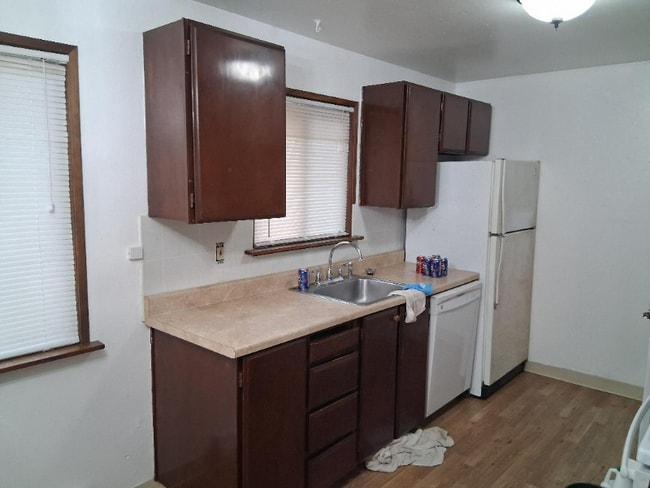 Building Photo - 2204 SE Tacoma St