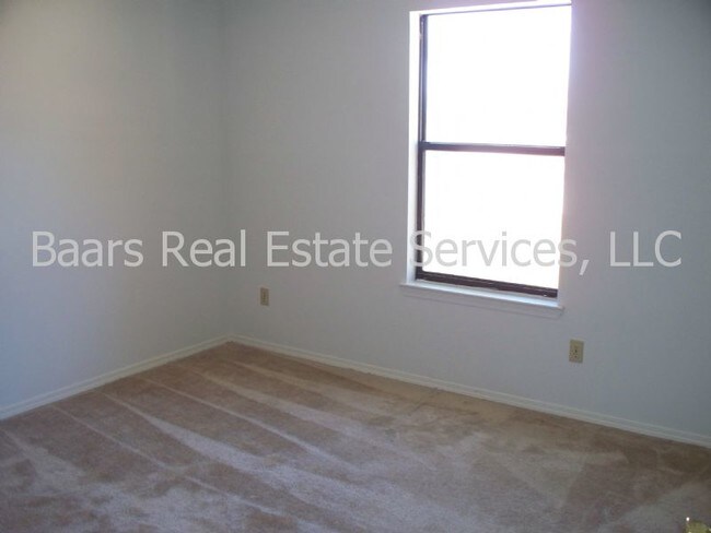 Foto del edificio - 2802 Villa Woods Cir