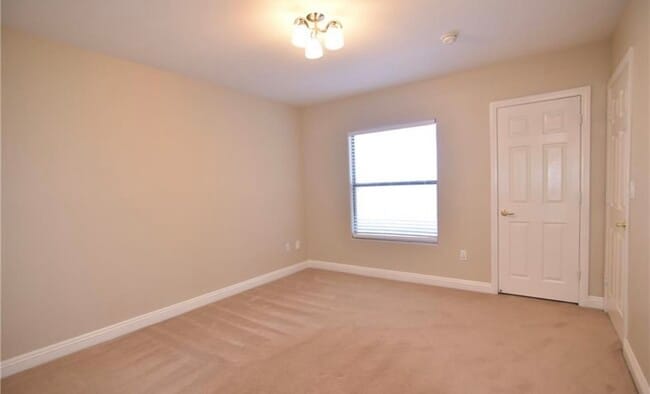 Building Photo - 8000 Badura Ave