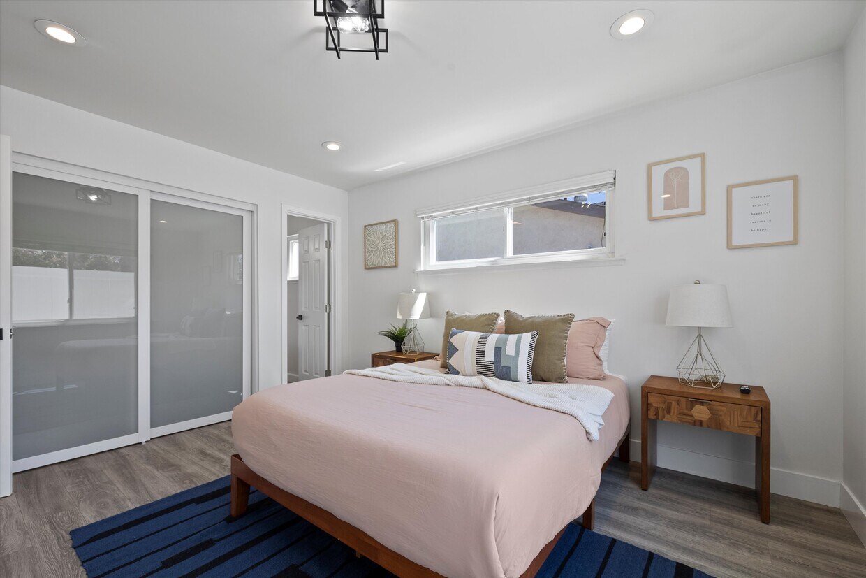 Foto principal - 13741 McMains St