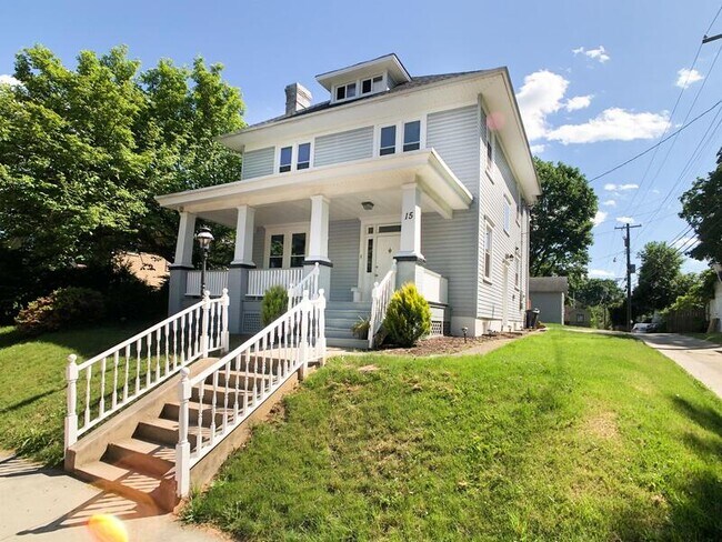 Building Photo - 15 Cypress St