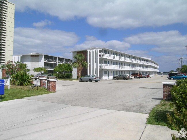 Poinsettia Clue Apartaments - 5400 N Flagler Dr
