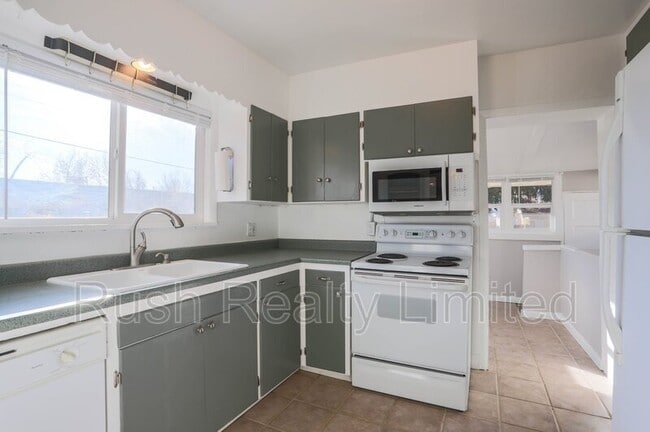 Photo - 397 S Logan St Apartment