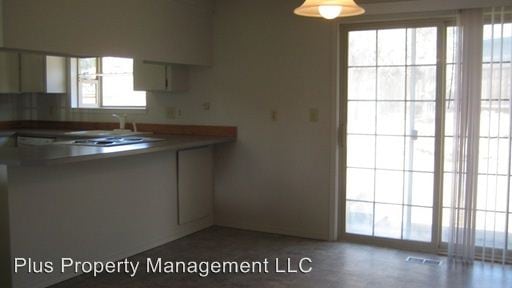 Building Photo - 1630 SE Riviera Dr
